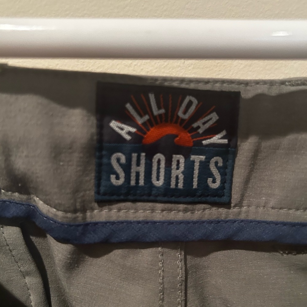 Faherty All Day Shorts Belt Loop in Olive Sz 33 Waist / 7 inch Inseam